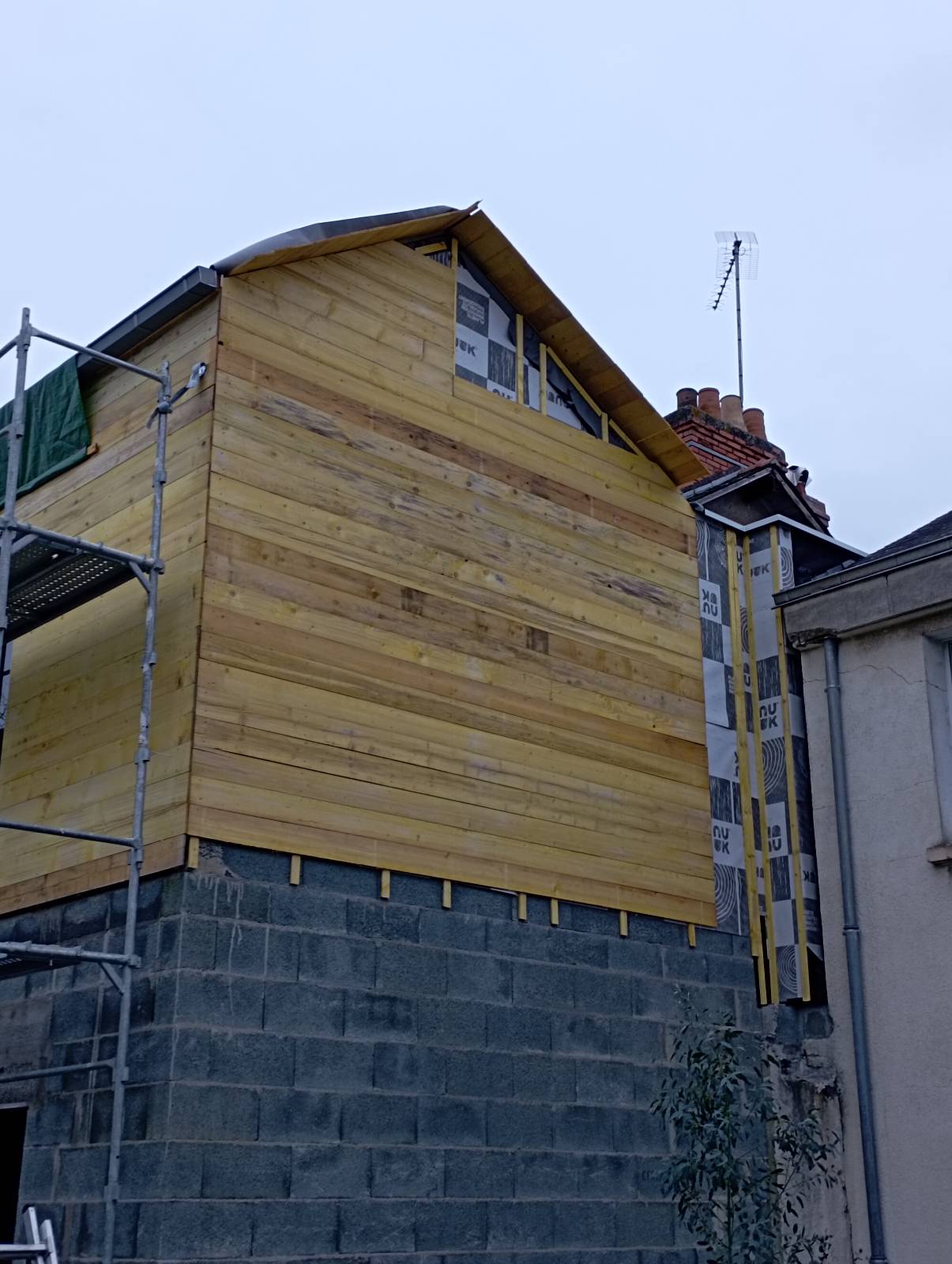 Extension bois Angers